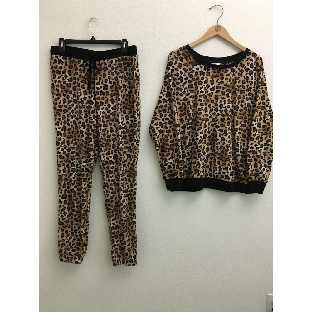 Secret Treasures Leopard Velour 2 Piece Pajama Lounge Set M 8-10 Super Soft